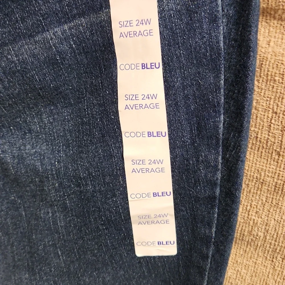 Code Bleu Jean's - Picture 3 of 4